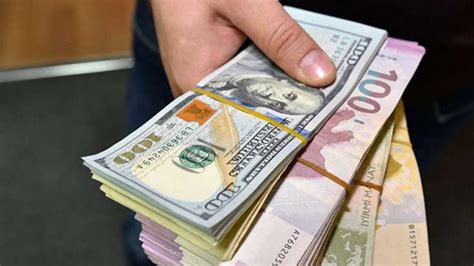 Azerbaycanda dollar